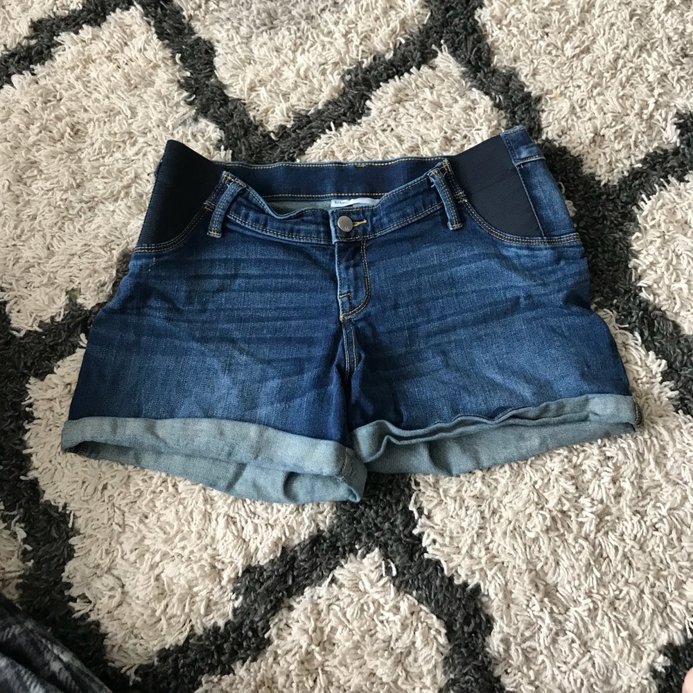 Maternity shorts